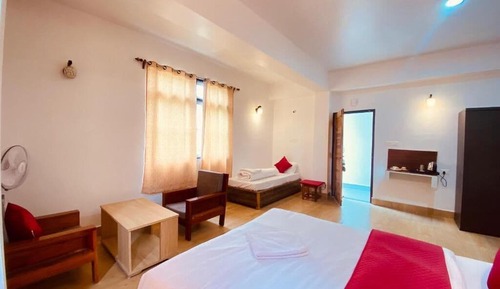Deluxe Triple Room, City View