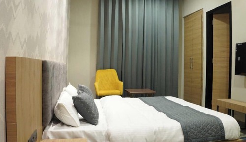 Executive Double Room, City View