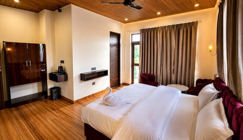 Classic Room, Balcony, Mountain View