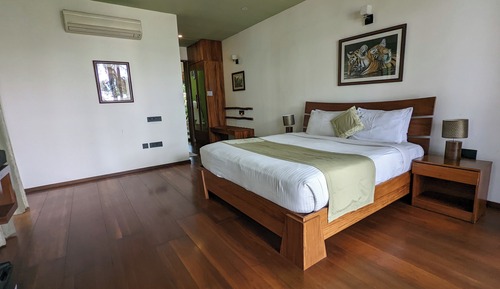 Superior Room, Pool View