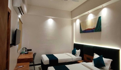 Basic Twin Room