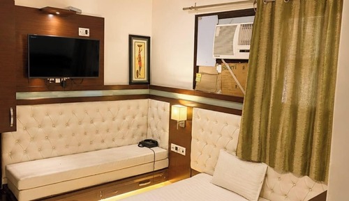 Budget AC Room