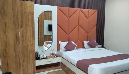Deluxe Room, Balcony, City View