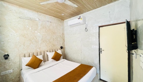 Deluxe Double Room, Balcony, City View