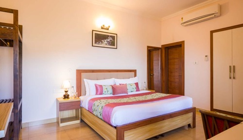 Deluxe Quadruple Room, City View