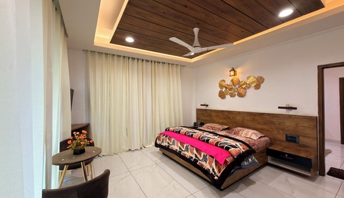 Luxury Apartment, Hill View