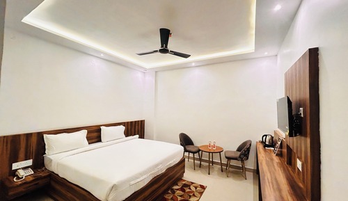 Deluxe Double Room, City View