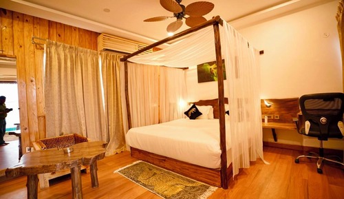 Luxury Suite, Balcony, Garden View