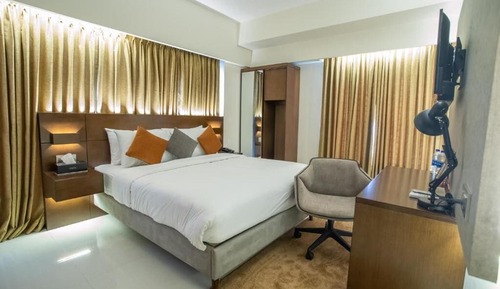 Exclusive Suite, Balcony, City View