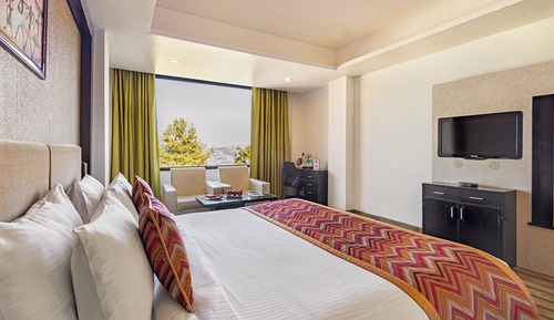Valley View Room