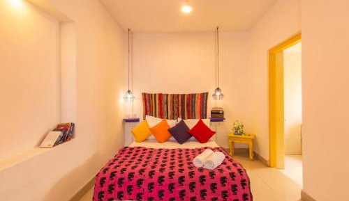 Deluxe Private Room with Ensuite Bathroom and Balcony