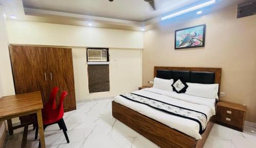 Deluxe Double Room (2 Adults + 1 Child)