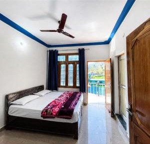 Deluxe Double Room (2 Adults + 1 Child)