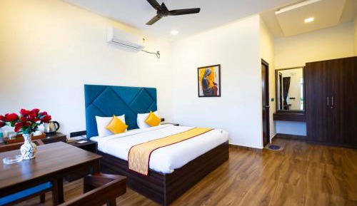 Double Room with Pool View