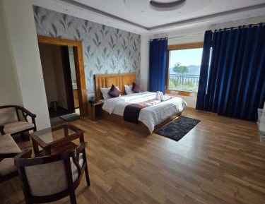 Double Room with Mountain View