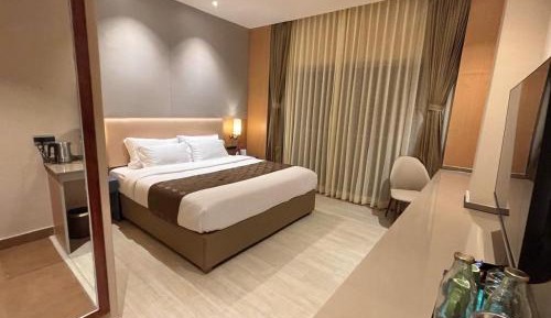Deluxe King Room
