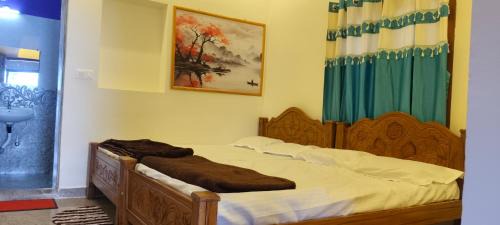 Standard Twin Room with Mountain View