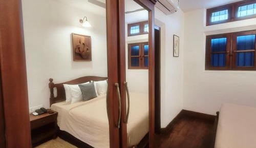 Courtyard Room
