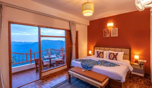 Premium Room with Balcony and Mountain View