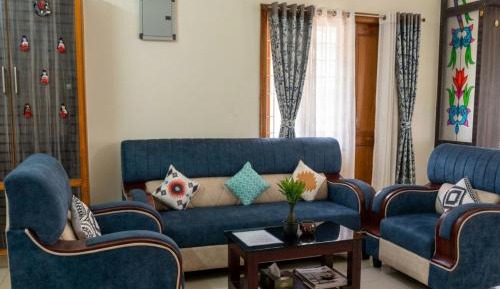 Two-Bedroom Apartment with Mountain View
