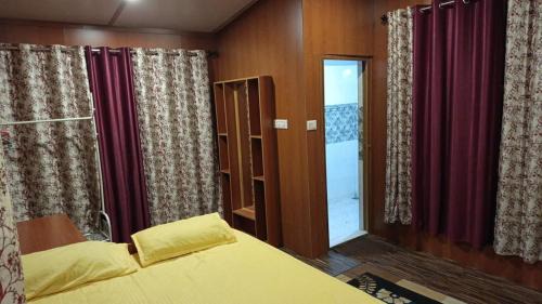 Economy Twin Room