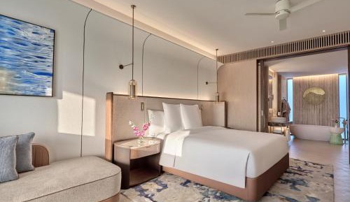 Classic King Room - Club Lounge Access