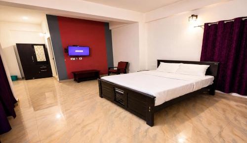Deluxe Double Room (2 Adults + 1 Child)