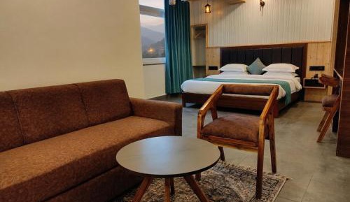 Suite with Mountain View