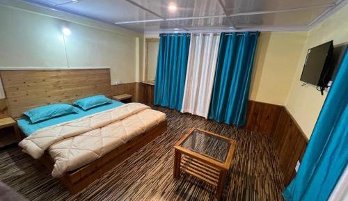 Double Room with Mountain View