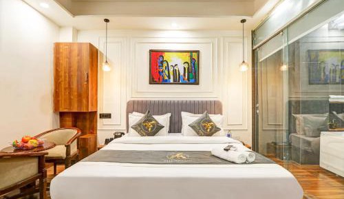 Suite with Hot Tub