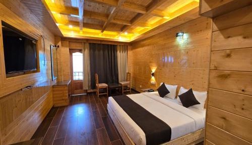 Deluxe Queen Room