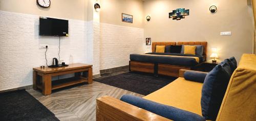 Deluxe Family Room