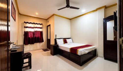 Double or Twin Room with Private Bathroom