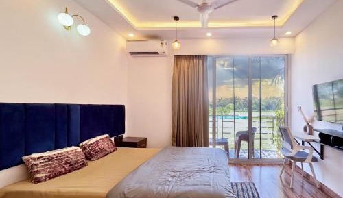 One-Bedroom Apartment with Balcony and Mountain View  