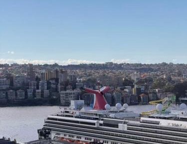 Deluxe One-Bedroom Apartment with Harbor View