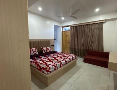Deluxe Family Room
