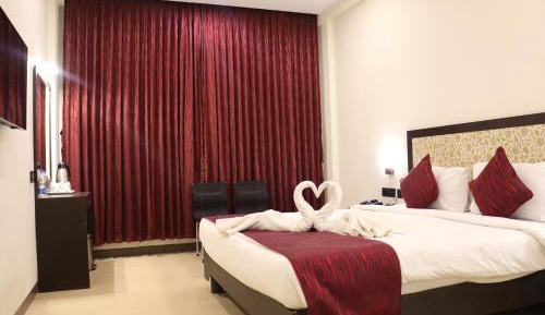 Deluxe Double Room (2 Adults + 1 Child)