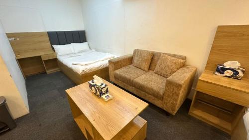 Deluxe Family Room