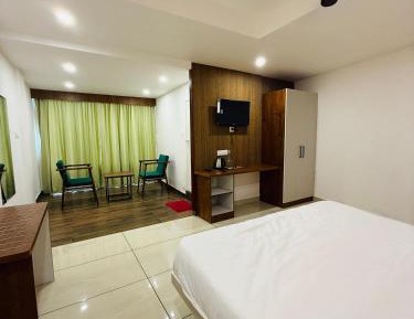 Deluxe Queen Room