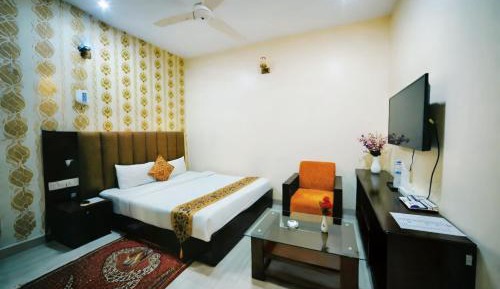 Deluxe Queen Room