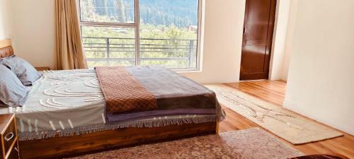 Double Room with Mountain View