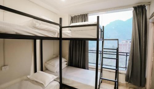 6-Bed Mixed Dormitory Room
