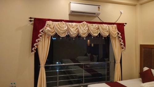 Quadruple Room with Balcony Side Sea View