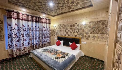 Double Room with Mountain View