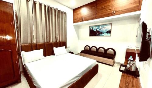 Deluxe Double Room (2 Adults + 1 Child)