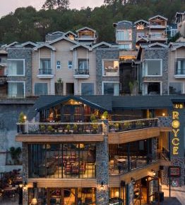 Two-Bedroom Deluxe Apartment with Balcony