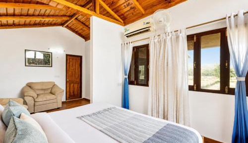 Two-Bedroom Apartment with Mountain View