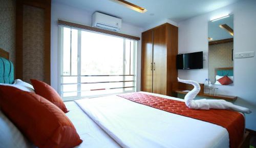 Premium Room in Sharing House Boat - Full Time Ac