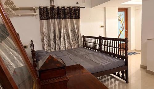 Deluxe Queen Suite