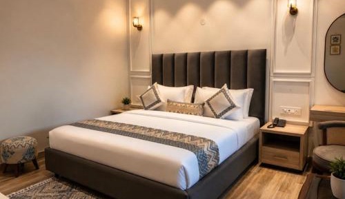 Deluxe King Room